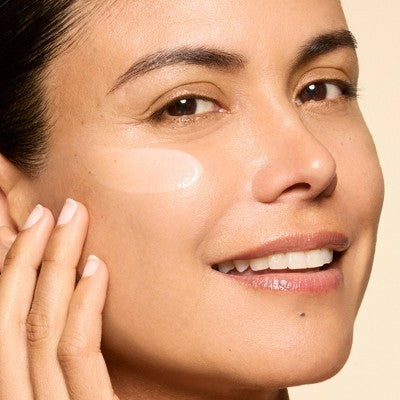 Honest Beauty Vitamin C Radiance Serum with Hyaluronic Acid 1 fl oz - Imperfect Box This is Beauty US